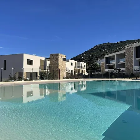 T3 Avec Piscine Et Terrasse - 2 - Fr-1-719-34 *
